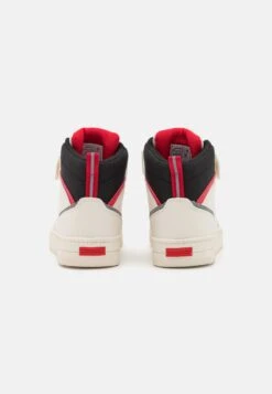 Friboo Sneakers Hoog - Off White 10 Friboo Sneakers Hoog - Off White -Friboo 88c7a368f53645349b1b922fd8e943a1